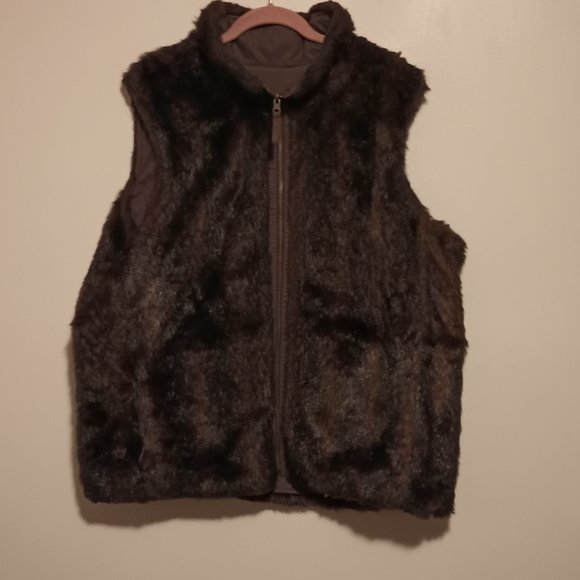 Old Navy Faux Fur Vest Reverse Pockets on Both Sides XXL Very Good Condition - Picture 1 of 8